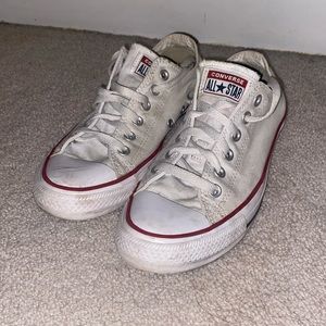 *LOW TOP WHITE CONVERSE*